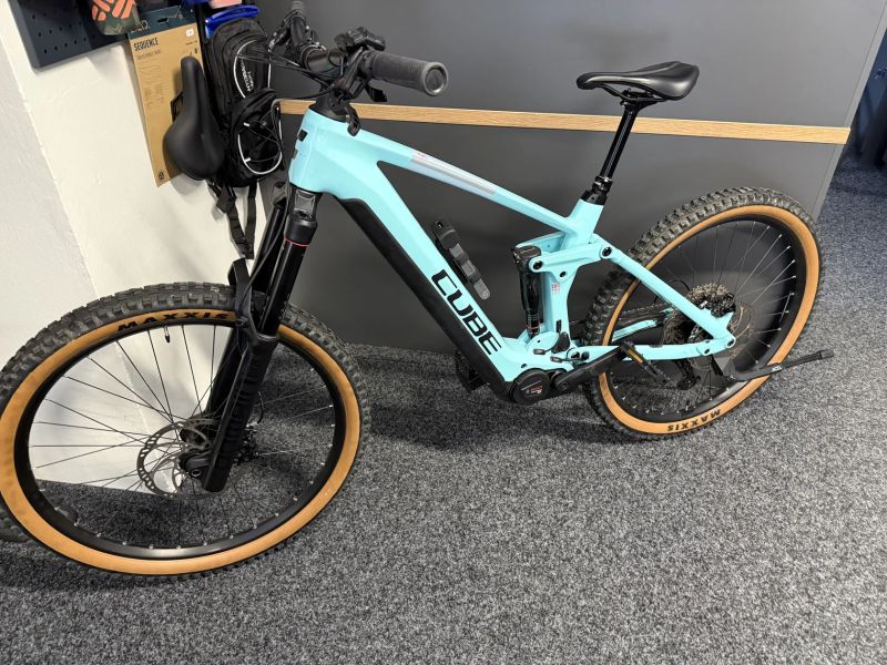 CUBE Stereo Hybrid 160HPC RACE 750 vel.M 2023 203KM KARBON