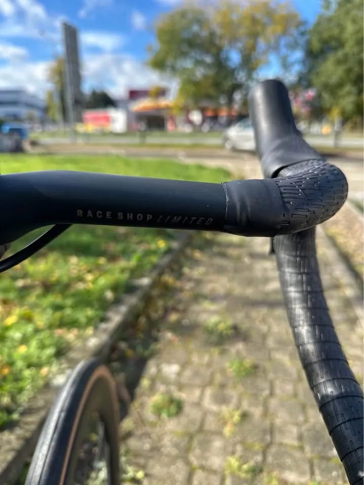 Trek Madone SL 7 Gen 8 Matte Lunar Silver