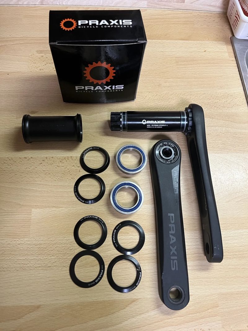 Praxis Alba kliky + středové složení