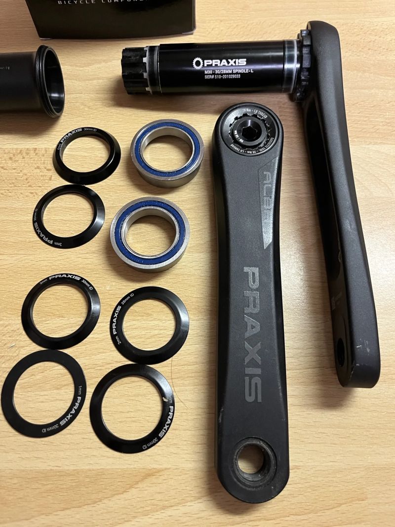 Praxis Alba kliky + středové složení