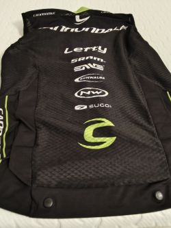 Cannondale 2x dres letní+kraťasy.