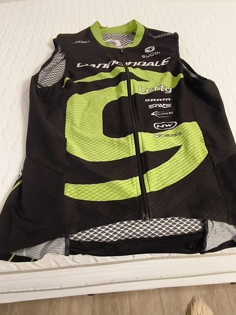 Cannondale 2x dres letní+kraťasy.