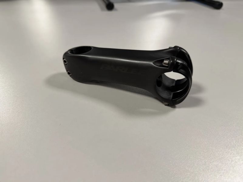 Karbonový představec Parlee