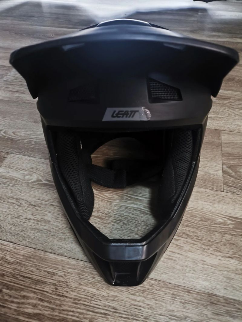 LEATT MTB 1.0 DH Helmet V21.1 black