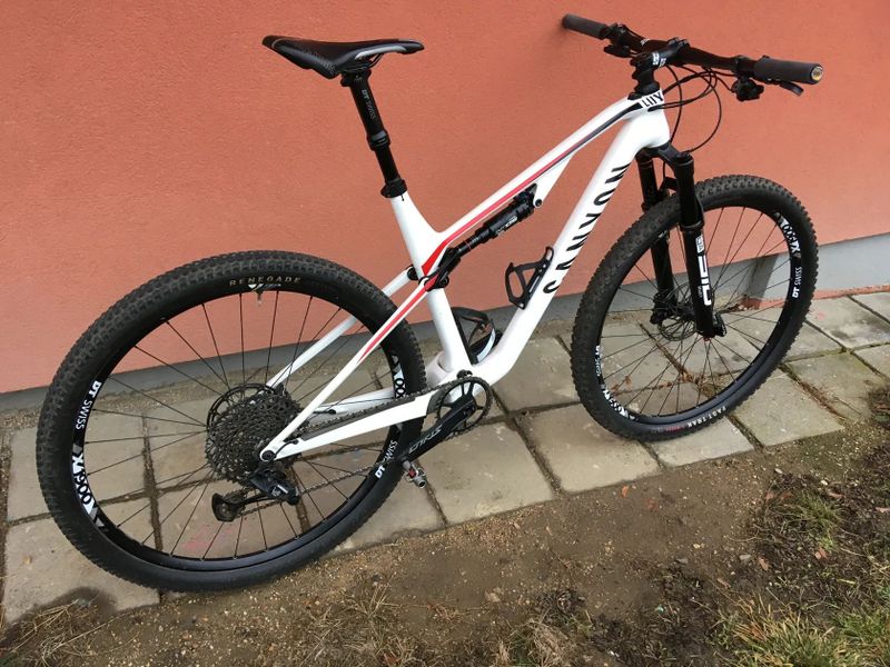 Canyon Lux CF 6 vel. L