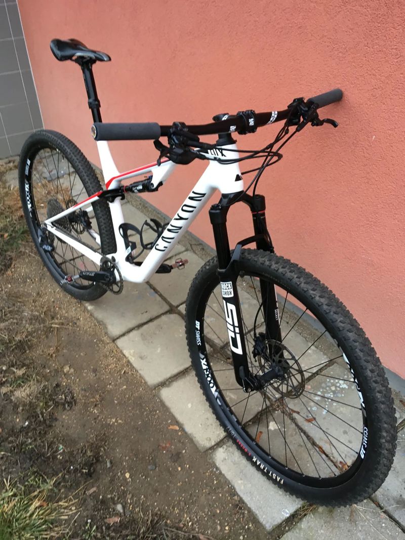 Canyon Lux CF 6 vel. L