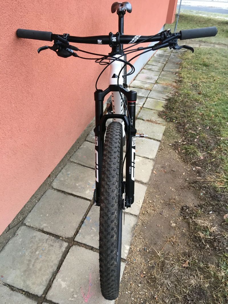 Canyon Lux CF 6 vel. L