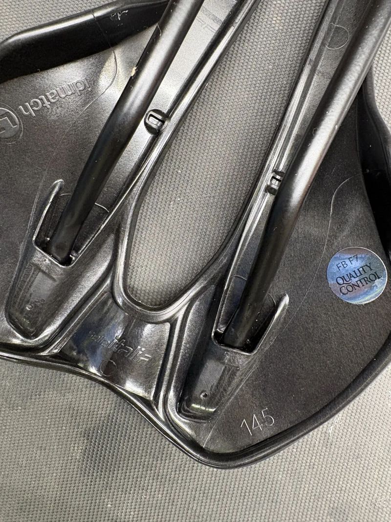 sedlo - Selle Italia SLR Boost Superflow - černé 185g