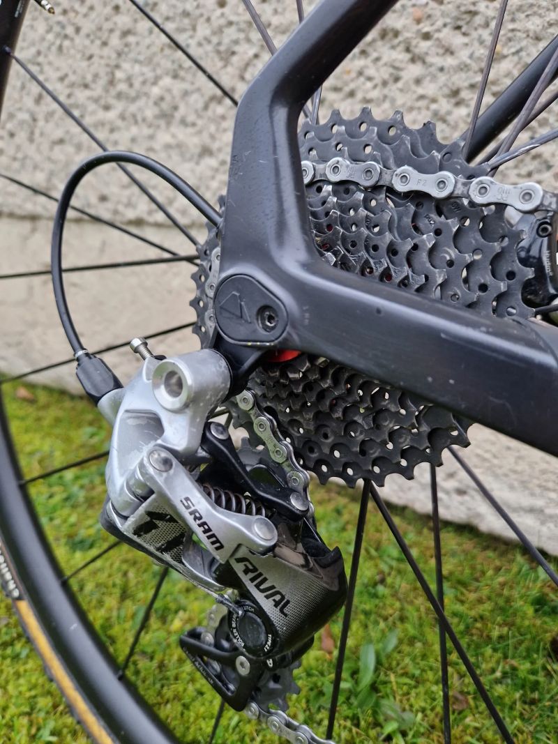 Canyon Inflite CF SLX, velikost L