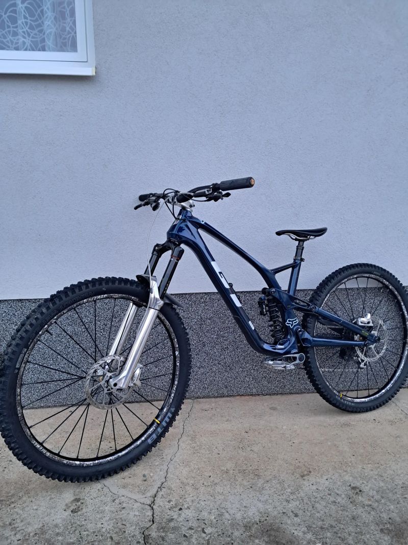 GT Force Carbon Pro AXS