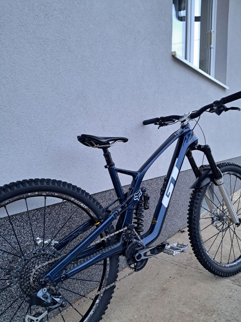 GT Force Carbon Pro AXS