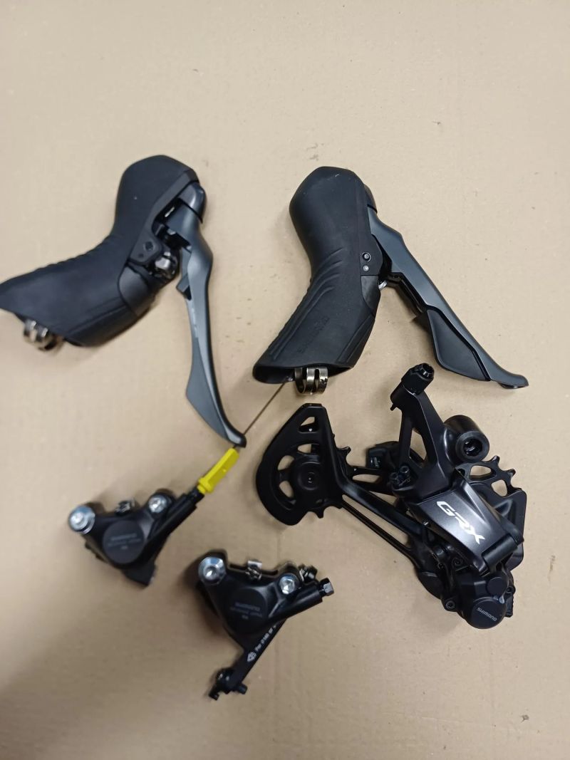 Shimano GRX 1×12 – sada dílů (páky 820 + třmeny RX400 + přehazovačka GRX822)