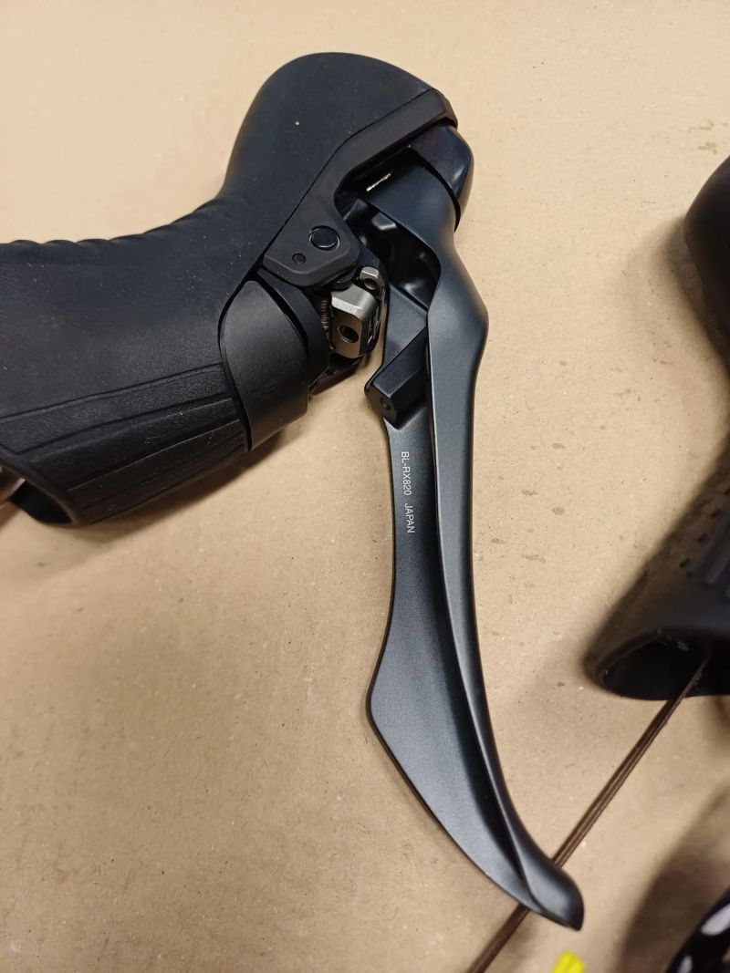 Shimano GRX 1×12 – sada dílů (páky 820 + třmeny RX400 + přehazovačka GRX822)