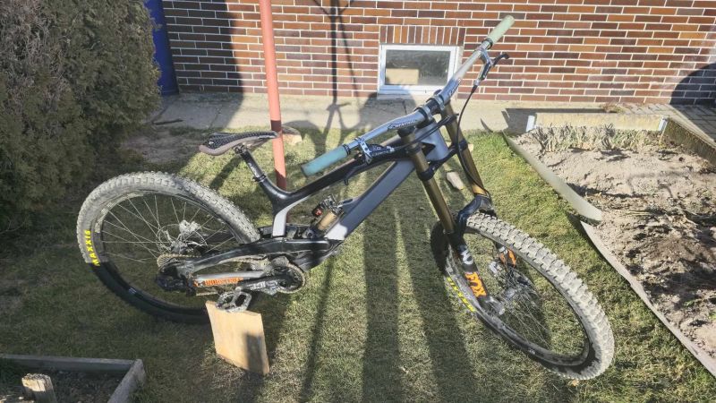 YT Industries Tues cf pro race 2018