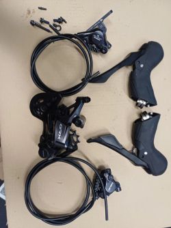 Shimano GRX 1×12 – sada dílů (páky GRX 620 + třmeny RX820 + přehazovačka GRX822)