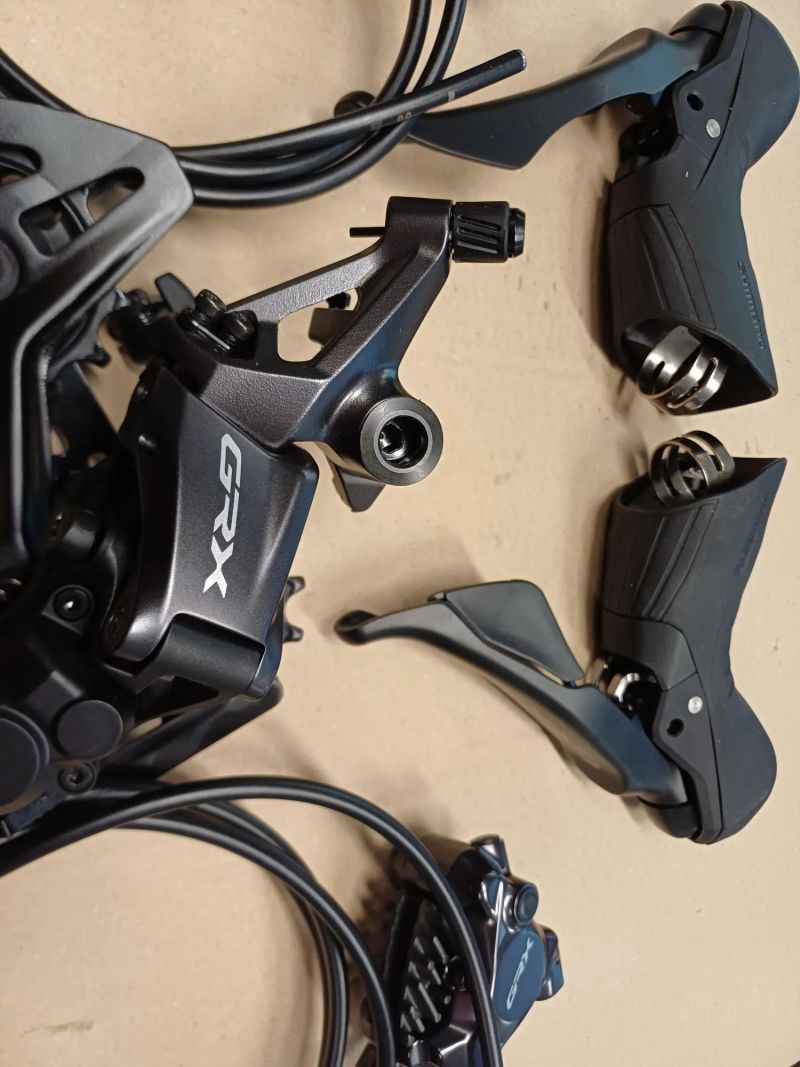 Shimano GRX 1×12 – sada dílů (páky GRX 620 + třmeny RX820 + přehazovačka GRX822)