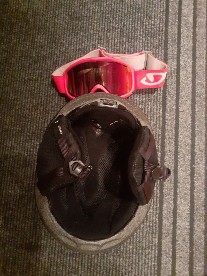 Lyžařská přilba Giro G9 +Lyžařské brýle Giro Signal