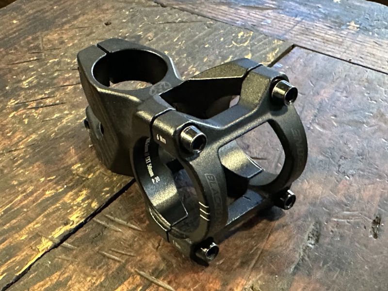 představec Reverse Black One 