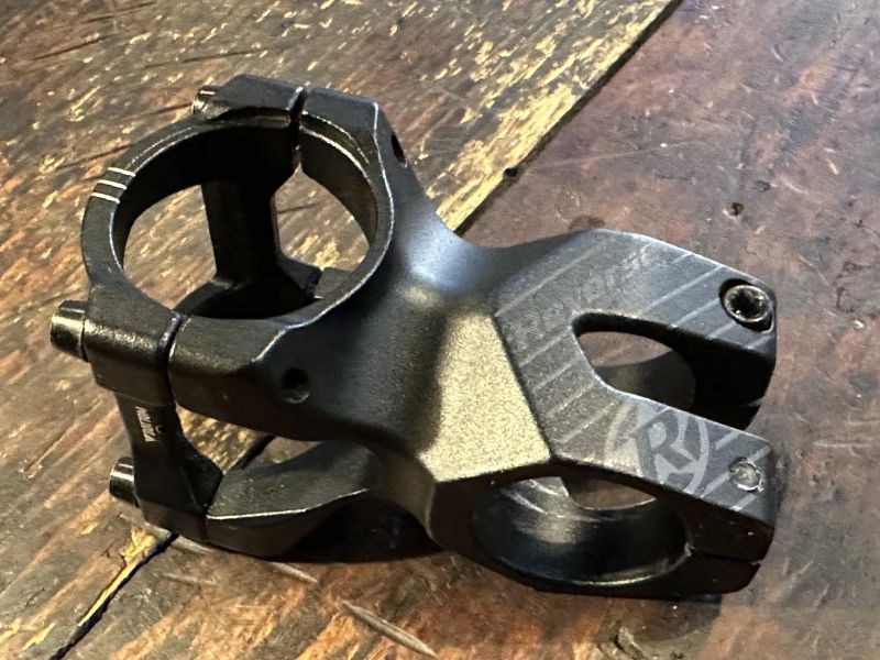 představec Reverse Black One 