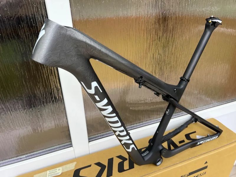SPECIALIZED S-Works Epic World Cup Satin Smoke Granite / Metallic White Silver, NOVÝ