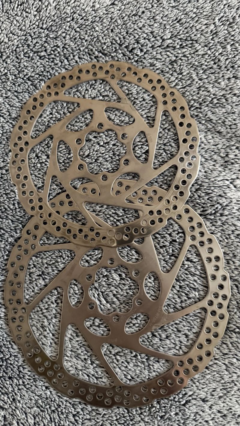 Kotouče Shimano SM-RT56, 1x 160mm, 1x 180mm