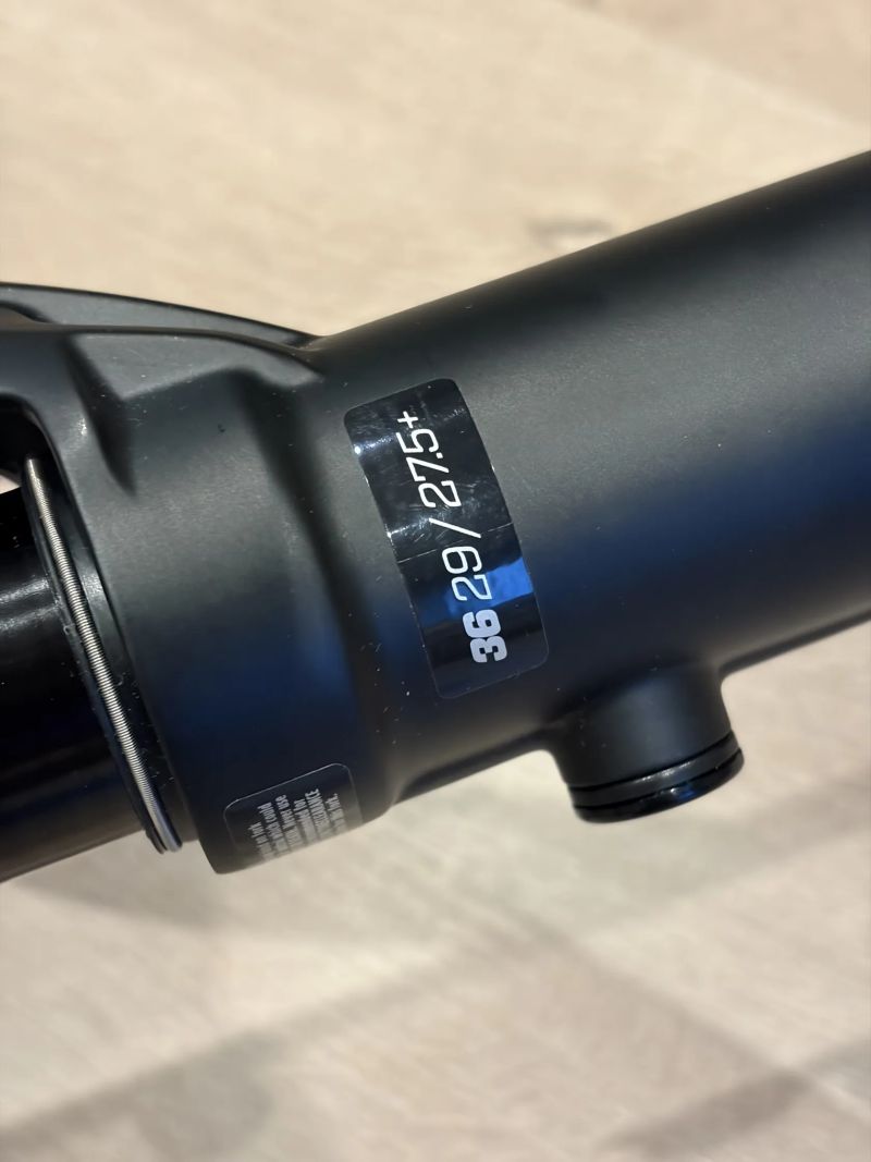 Fox Rhythm 36 Float FitGrip 27,5+ / 29”