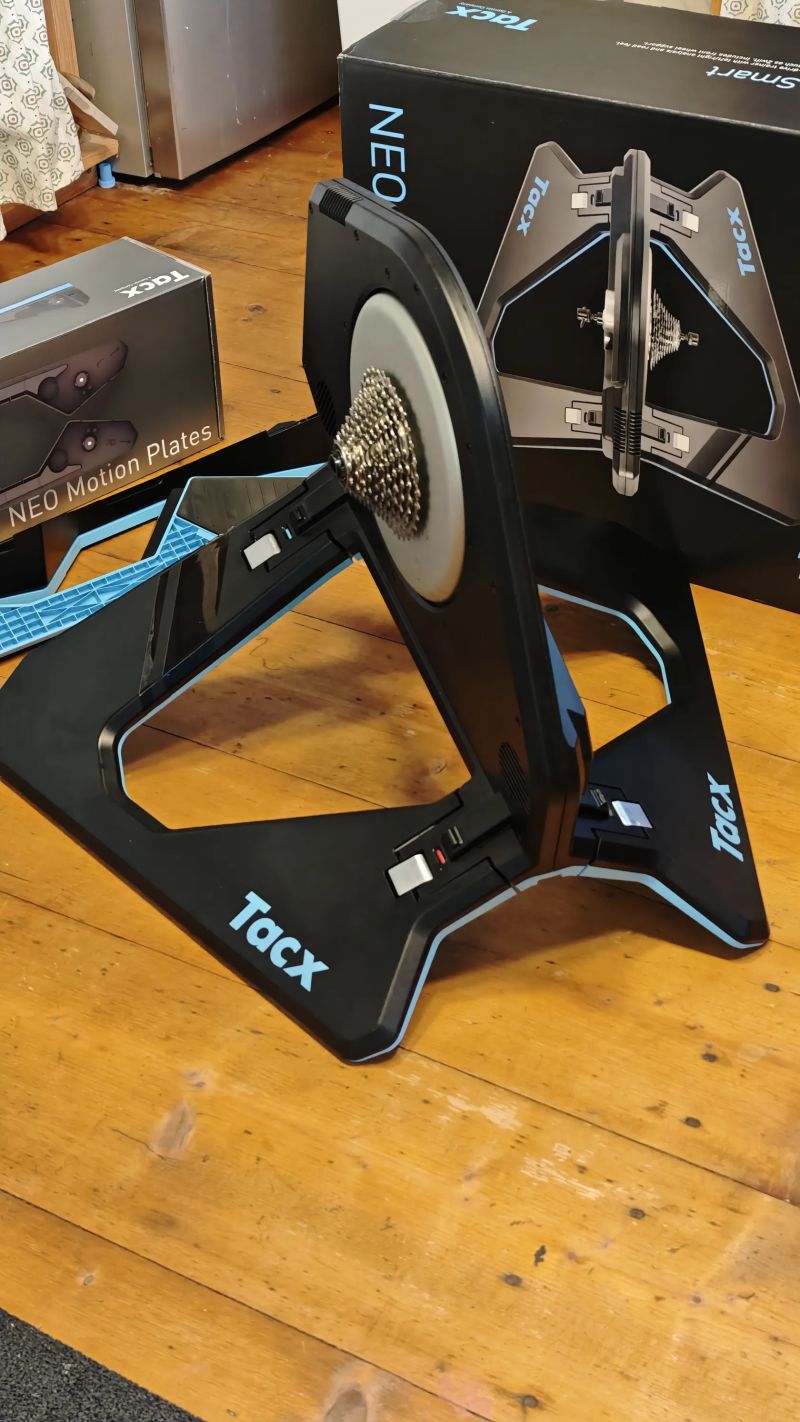 Tacx NEO 2T smart + motion plates + další