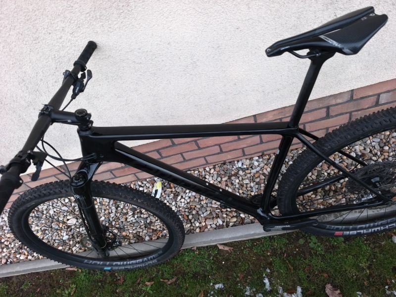 Cannondale Fsi Hi-Mod L-karbonová lefty, karbonová kola, komplet XTR