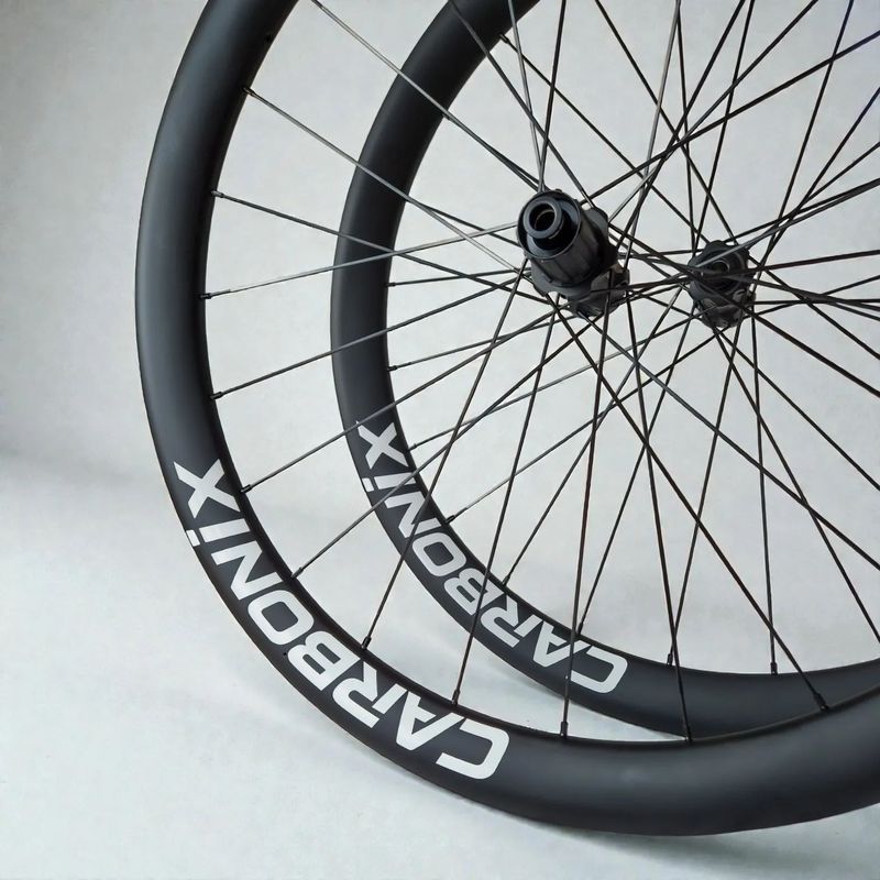 Karbonová gravelová aero kola - Carbonix HORIZON 45 | 26mm vnitřní šířka | 1540g | Pillar | Ratchet