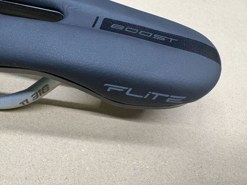 sedlo - Selle Italia Flite Boost Superflow Ti 316 L3 - černé 197g