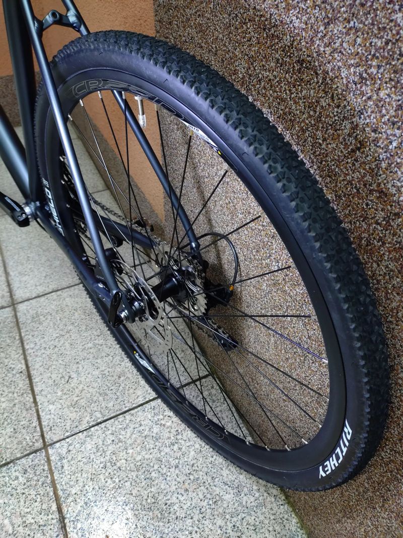 Author Aura XR5 2020