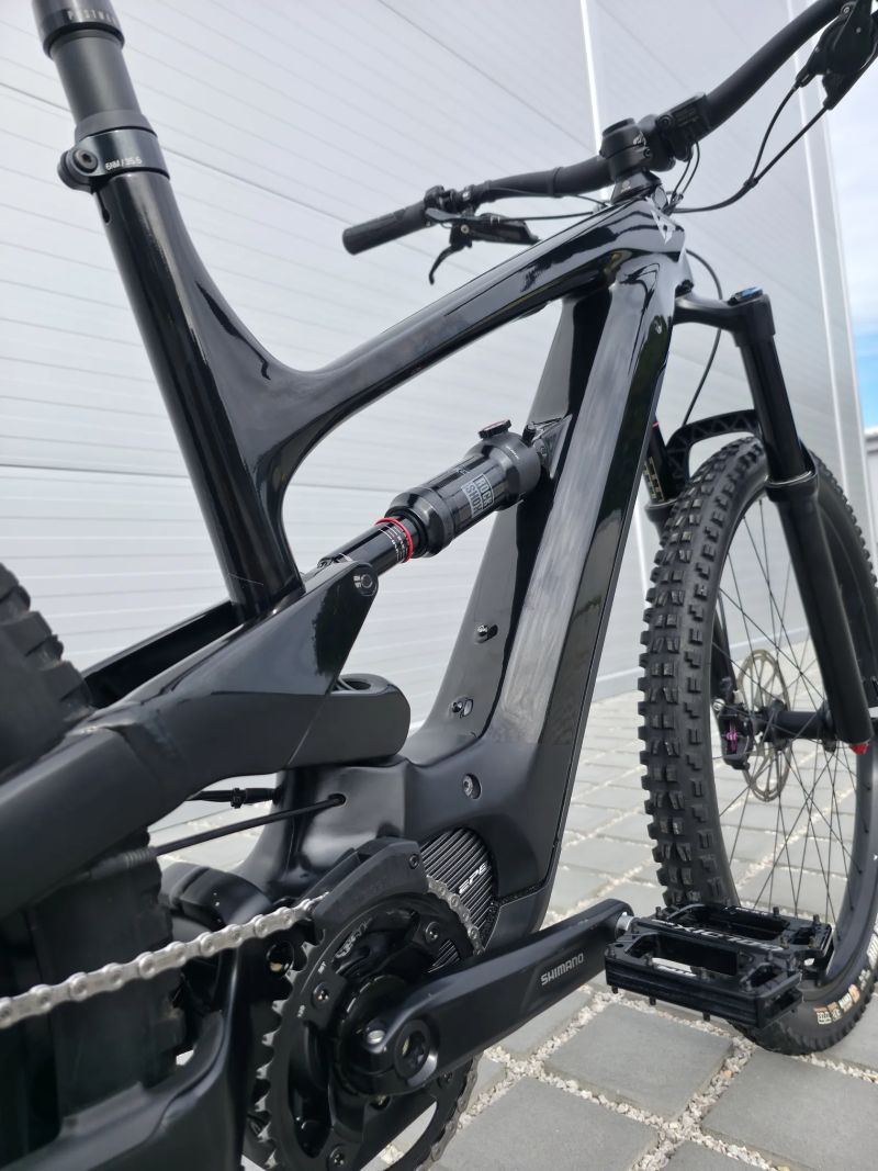 Elektrokolo YT Industries Decoy CORE 2 2022 29″ velikost L (M) / Shimano EP8 / Shimano XT / Top stav