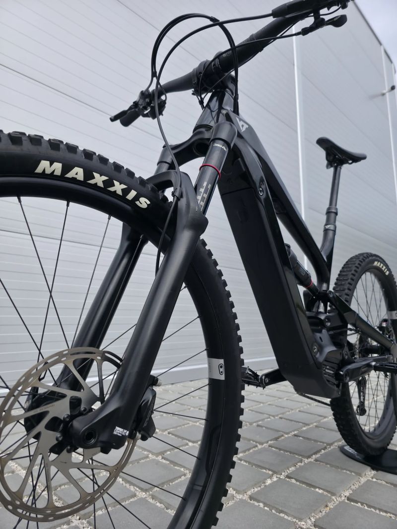 Elektrokolo YT Industries Decoy CORE 2 2022 29″ velikost L (M) / Shimano EP8 / Shimano XT / Top stav