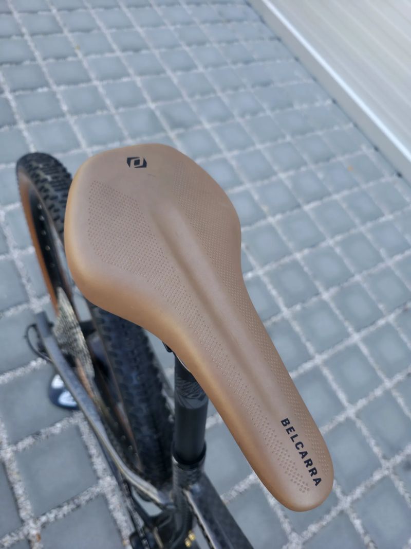 Leonardi Factory Racing DARKLITE Carbon 29″ velikost M / Shimano XT / Fox 32 / Nové / XC 