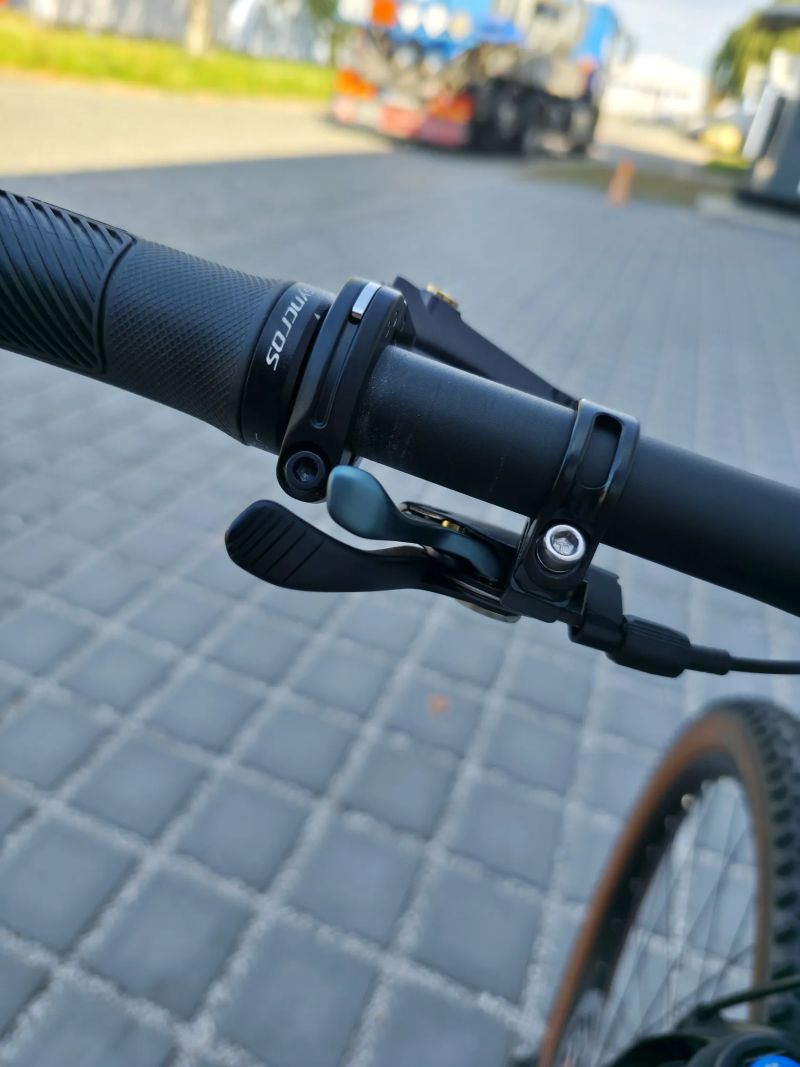 Leonardi Factory Racing DARKLITE Carbon 29″ velikost M / Shimano XT / Fox 32 / Nové / XC 