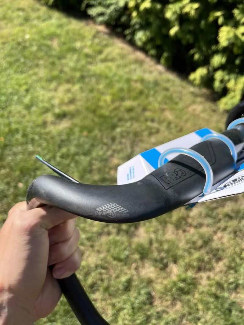 Silniční řídítka PRO VIBE Aero Carbon Superlight 380mm