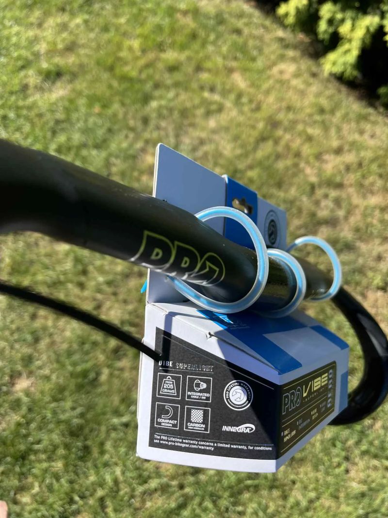 Silniční řídítka PRO VIBE Aero Carbon Superlight 380mm