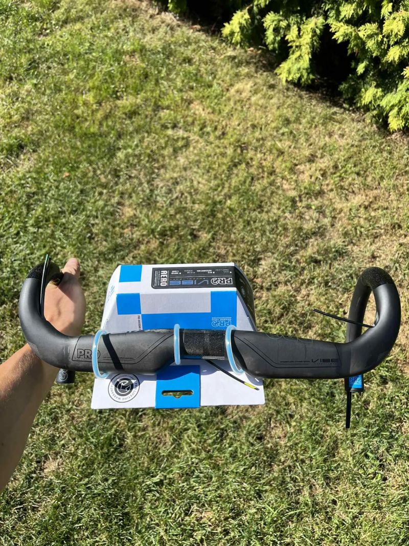 Silniční řídítka PRO VIBE Aero Carbon Superlight 380mm