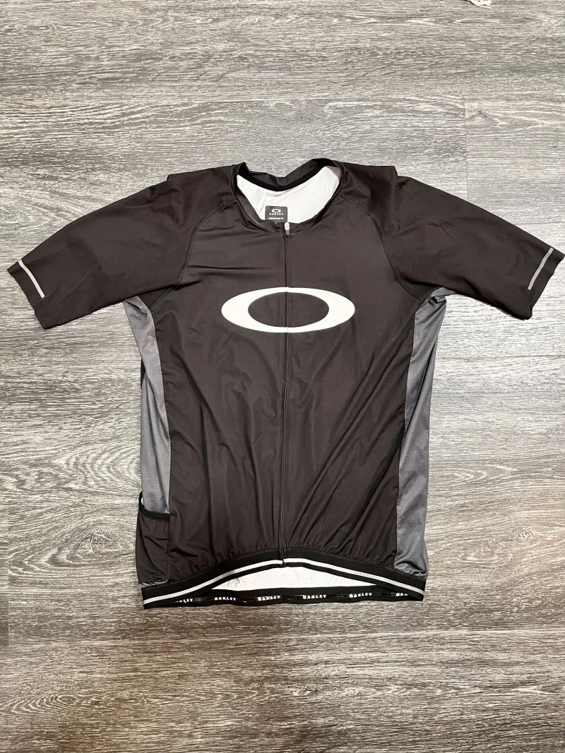 Oakley dres, velikost XL