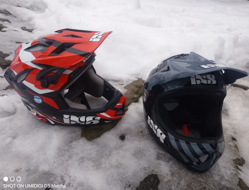 Integrální helmy IXS