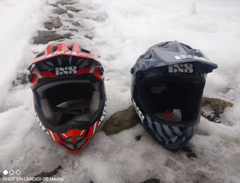 Integrální helmy IXS