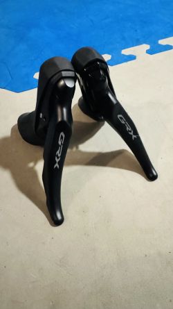 Gravelové páky/brzdy GRX ST-RX600 (2x11)