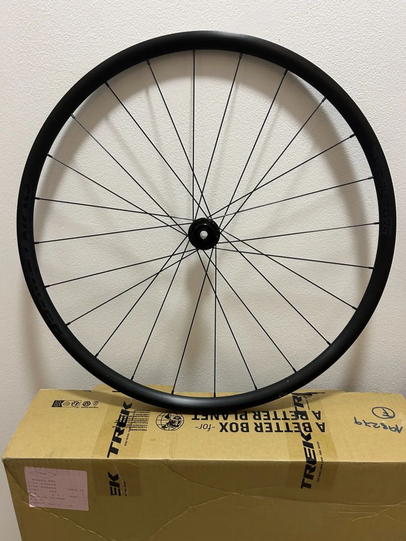 Zapletená kola Bontrager Paradigma SL TLR Disk