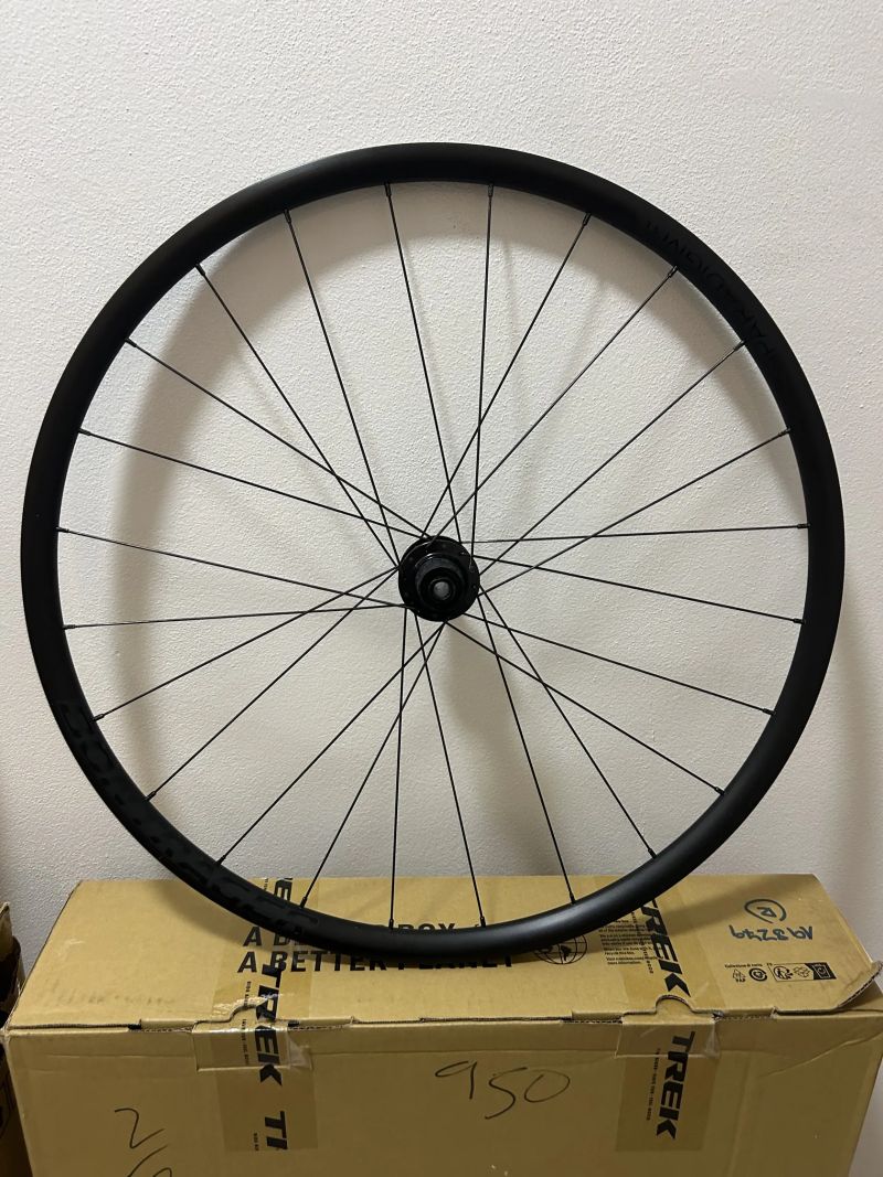 Zapletená kola Bontrager Paradigma SL TLR Disk