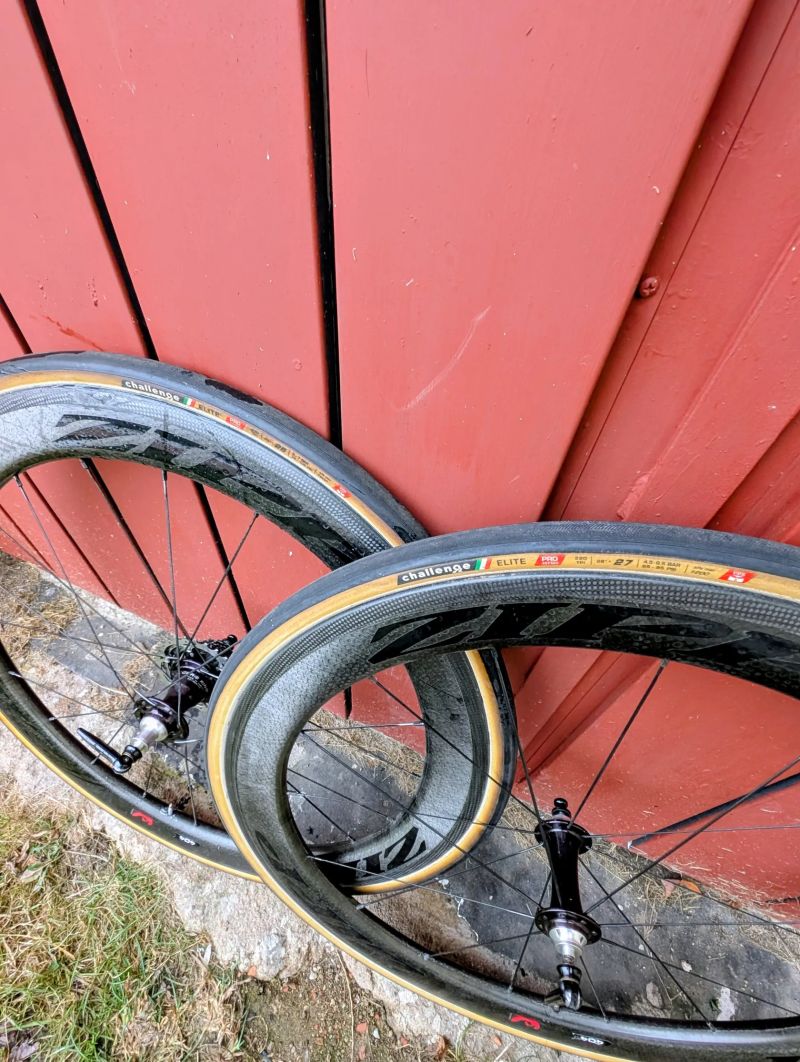 Zapletená kola Zipp 404 Firecrest + Chris King