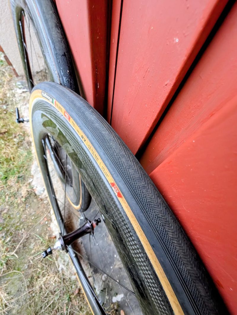 Zapletená kola Zipp 404 Firecrest + Chris King