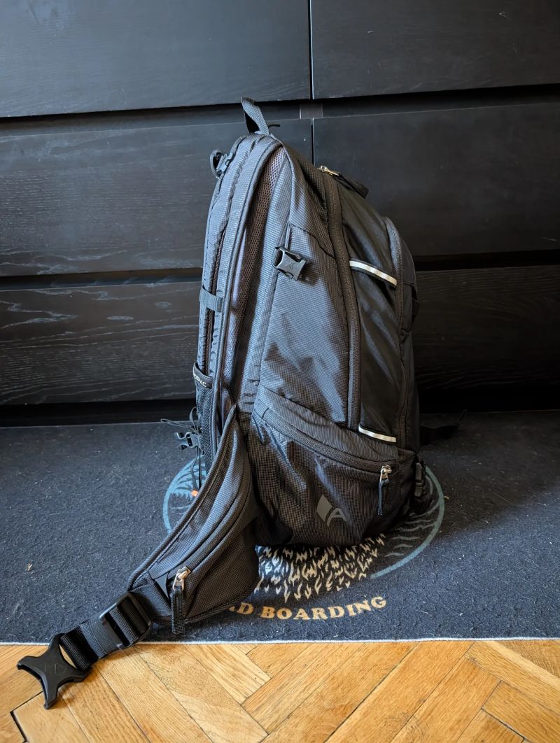 Acepac Flite 20 + chránič páteře 