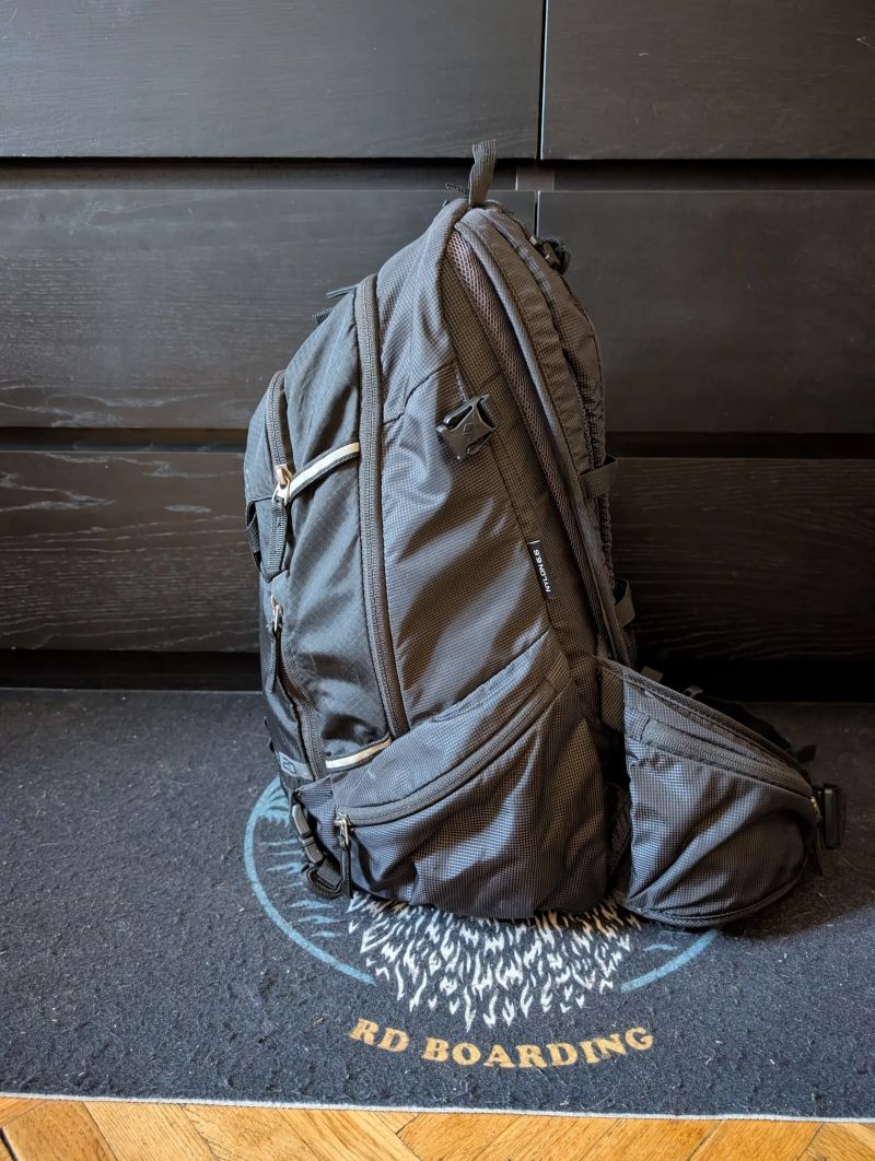 Acepac Flite 20 + chránič páteře 