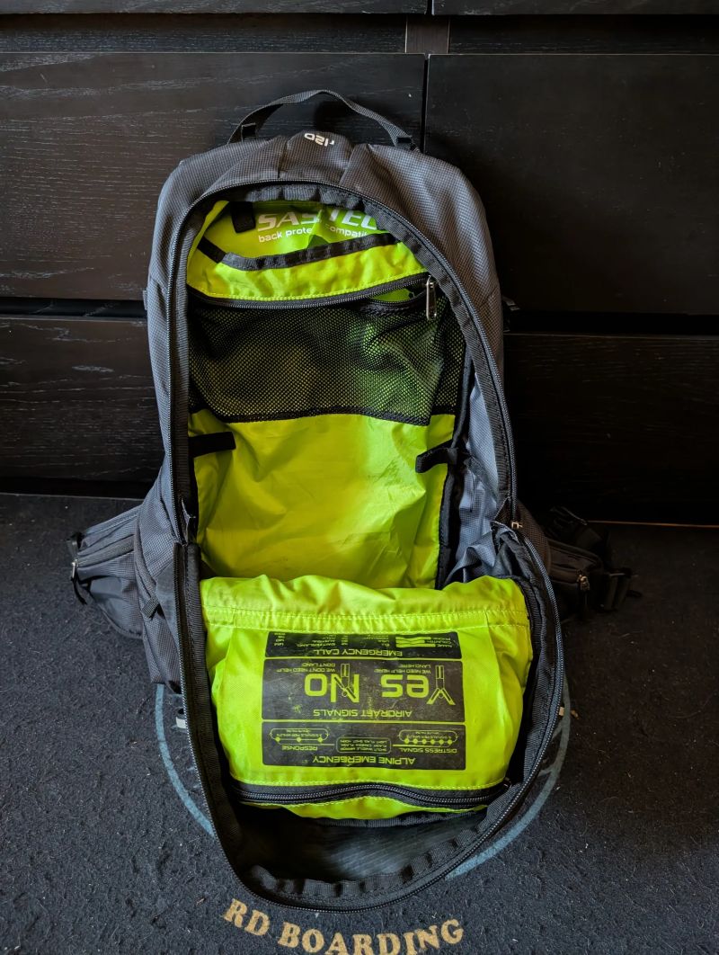 Acepac Flite 20 + chránič páteře 