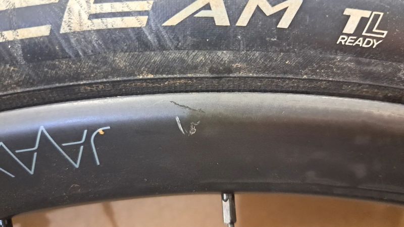 Zapletená kola 29" JAVAX M519RC-B521, Carbon, Boost, 28 děr, Centerlock